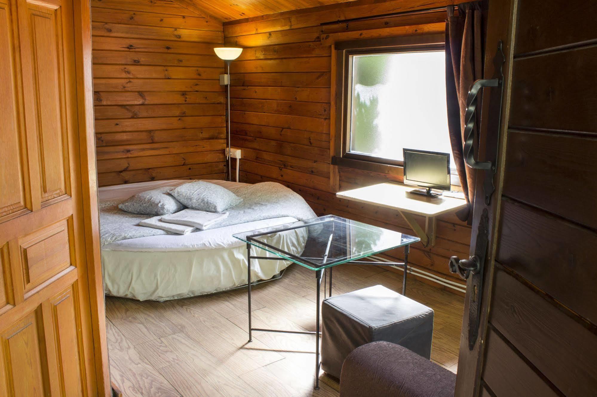 Fuente Del Lobo Glamping & Bungalows - Adults Only Pinos Genil Bagian luar foto